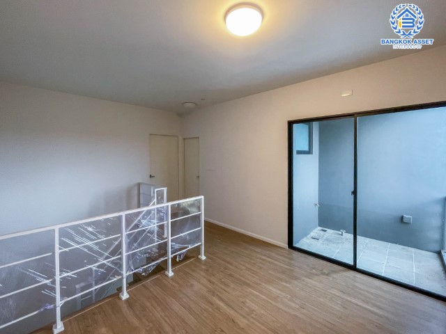 *****ทาวน์โฮมมือสองนนทบุรี ม.บ้านกลางเมือง ราชพฤกษ์-พระราม5 เนื้อที่กว้างขวางมากถึง 22.50 ตร.ว. ฟังก์ชัน 3 ห้องนอน 3 ห้องน้ำ ที่จอดรถ 2 คัน หน้าบ้านกว้าง มีพื้นที่ด้านหลังบ้าน แถมฟรี! เครื่องปรับอากาศ 2 เครื่อง บนทำเลเดินทางสะดวก ใกล้รถไฟฟ้าสายสีม่วง "สถานีแยกติวานนท์" จองเลย!